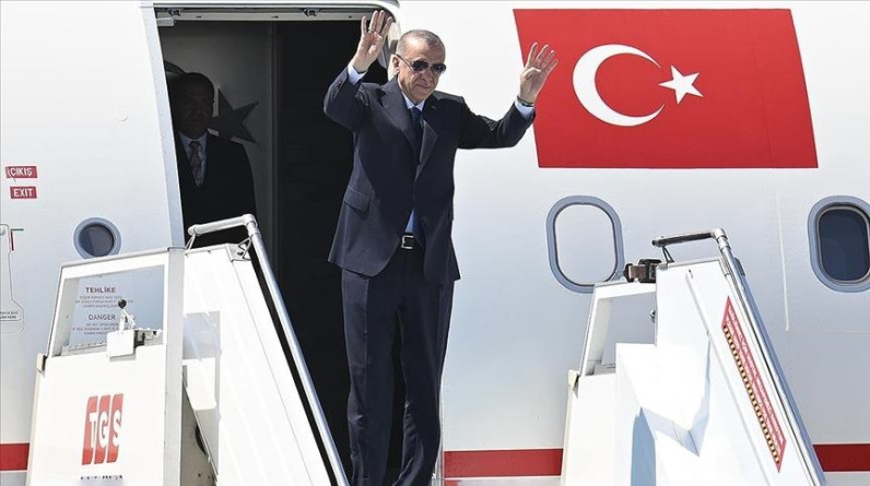 Cumhurbaşkanı Erdoğan Birleşik  Arap Emirlikleri'ne gitti